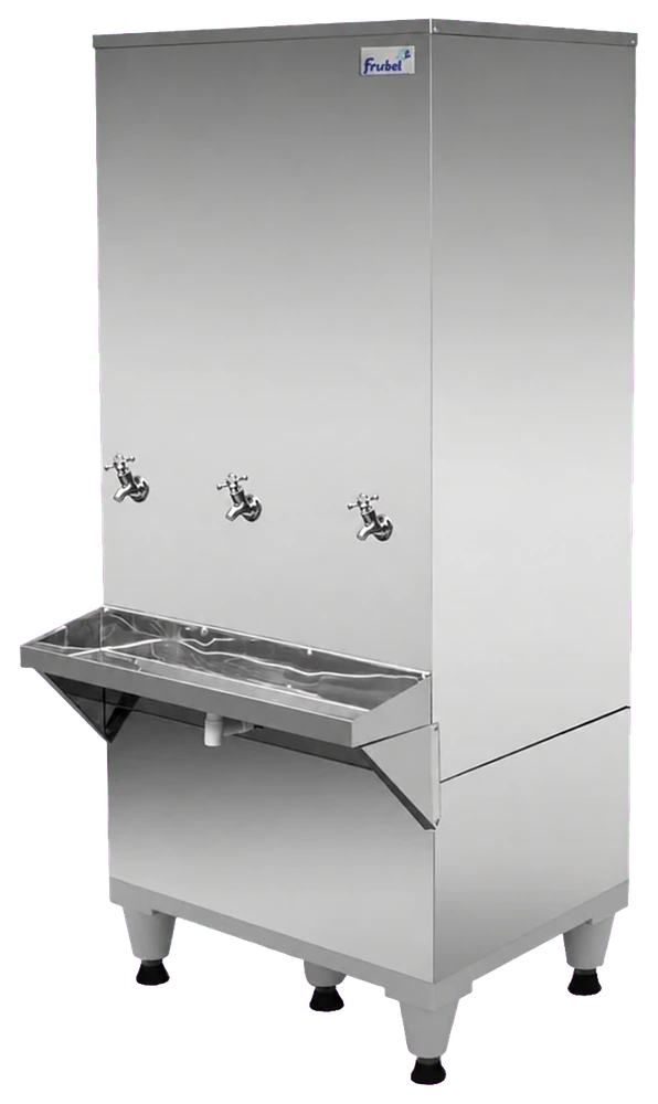 Bebedouro industrial de aço inox com três torneiras